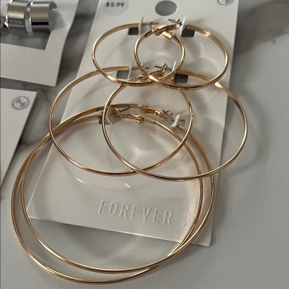Forever 21 Mixed Metal Hoop Earring Collection! #5 - Picture 6 of 7
